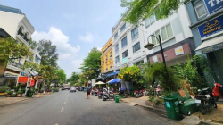 Kẹt tiền Bán Gấp nhà phố mé Sky garden đường Phạm Văn Nghị, Quận 7