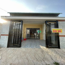 Cần Bán Nhà Sổ Riêng Sân Xe Hơi, 102m2, Ngay Chợ Thái Hòa, Tân Uyên